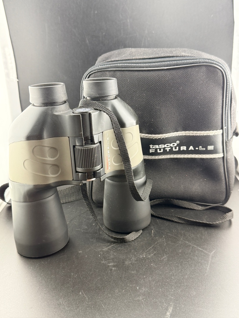 Tasco Futura LE Black/Gray Binoculars with Carry Case